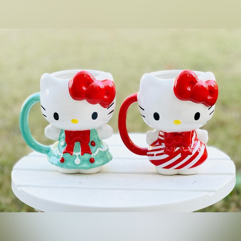 2 hello kitty mugs new holidays